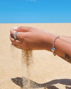 Joias em aço inoxidável para usar na praia