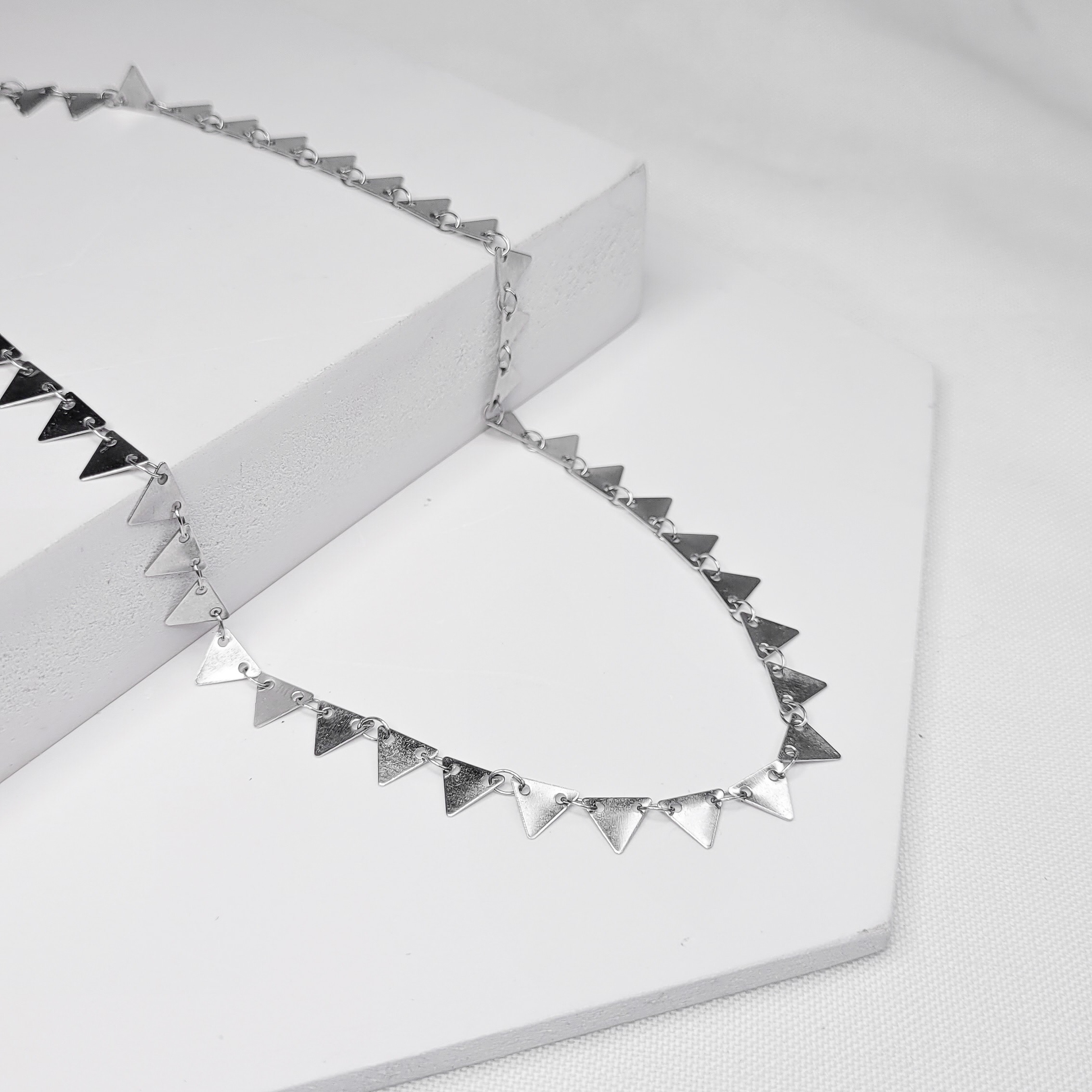 Colar Choker Triângulos moderna em Aço Inoxidável
