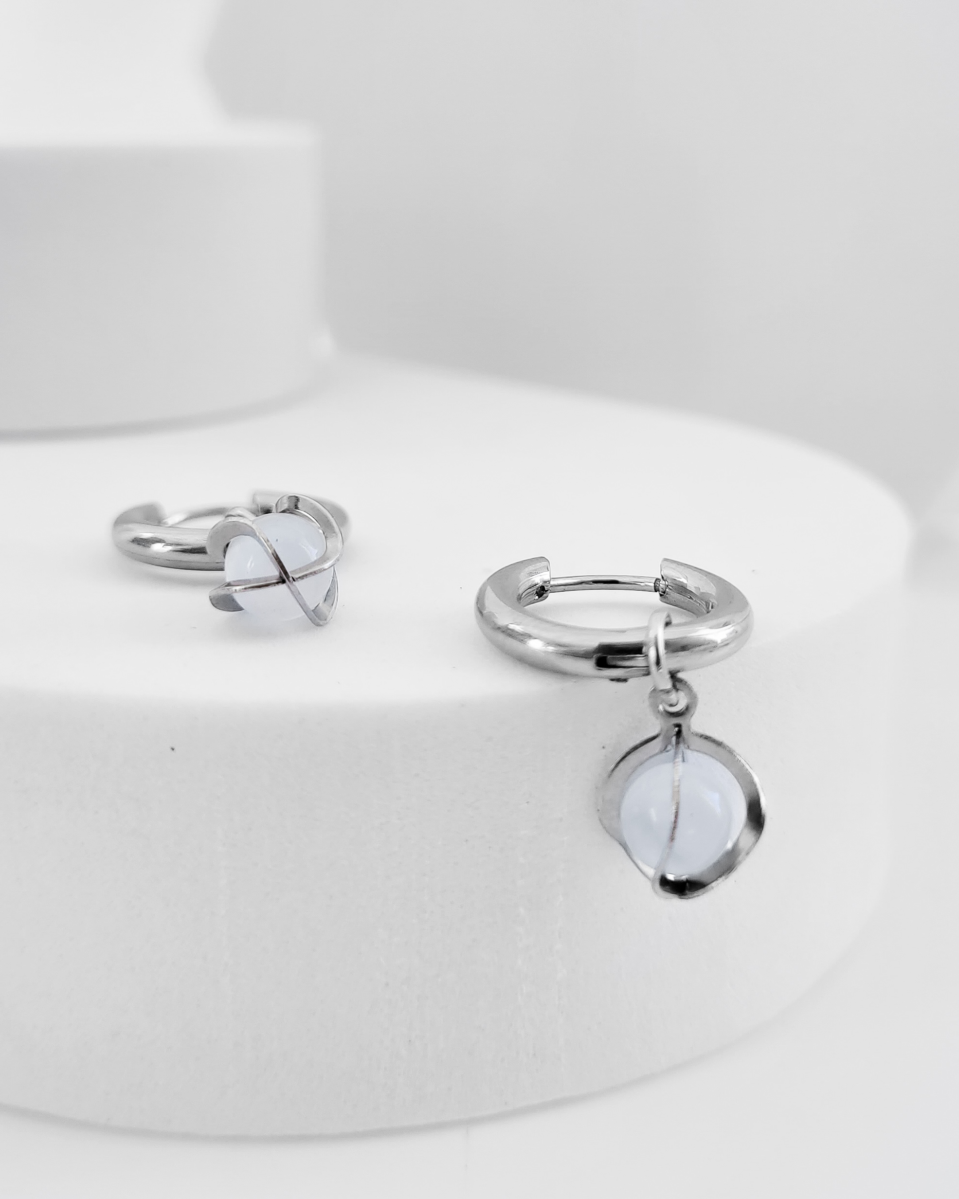 Brinco Argola Click Pingente Esfera - Imagem 3