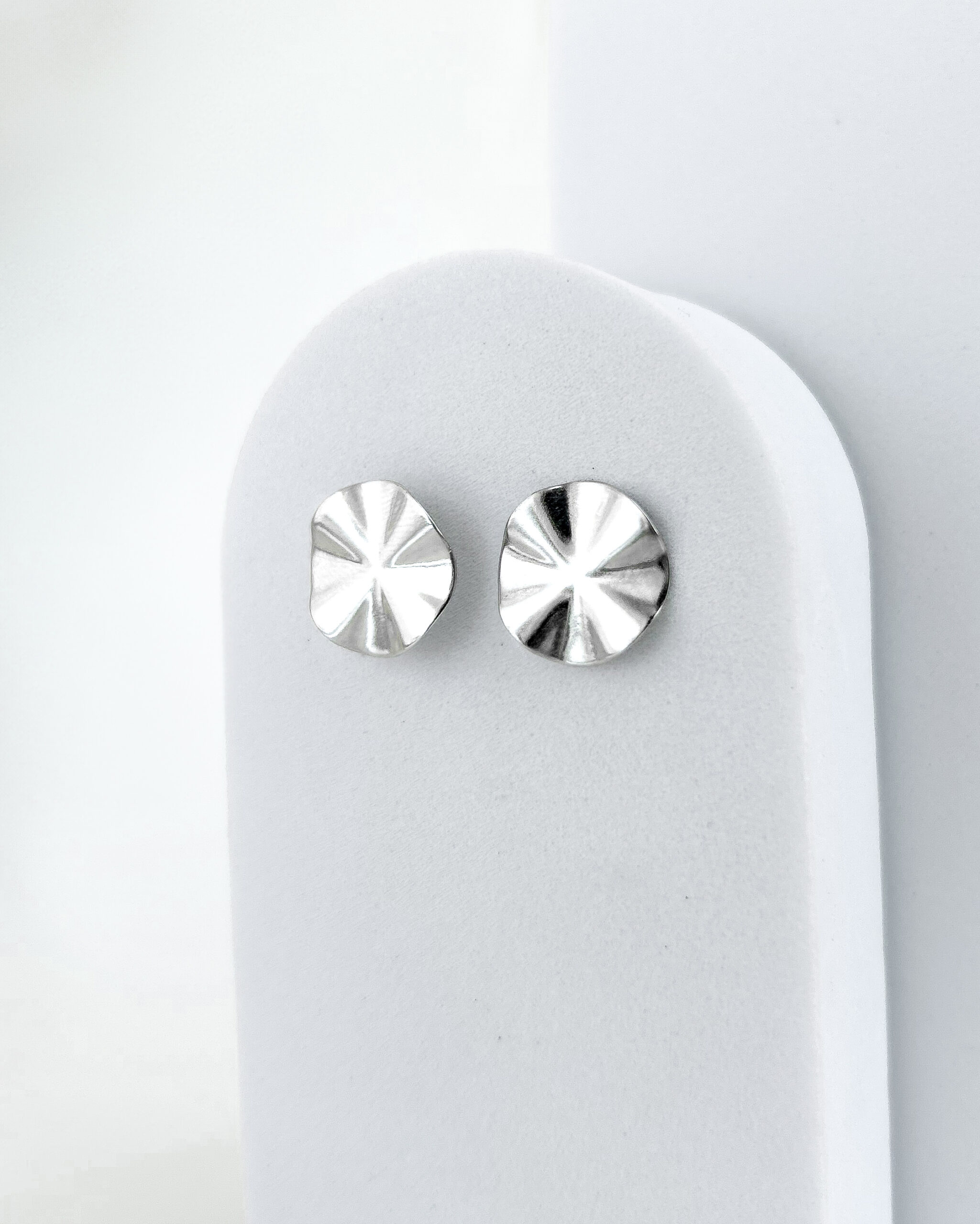 Brinco Redondo Martelado Mini em Aço - Imagem 2