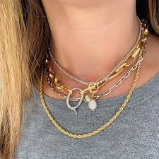 Mix de acessórios prata e dourado