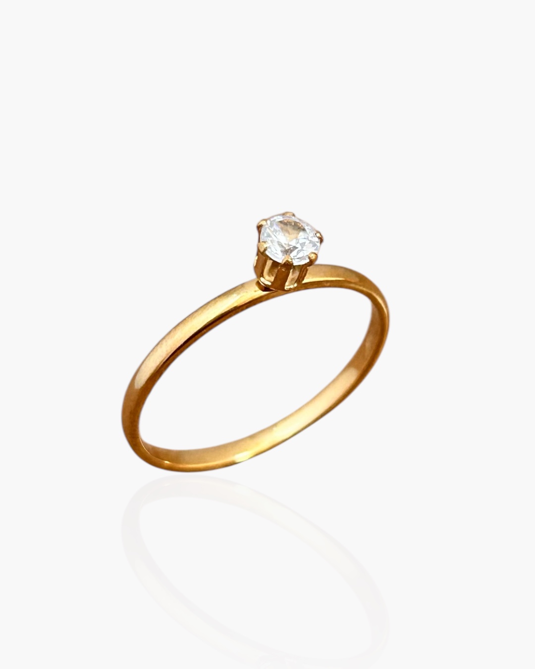 Anel Solitário Zircônia Branco em Aço Inoxidável banhado a ouro 18k